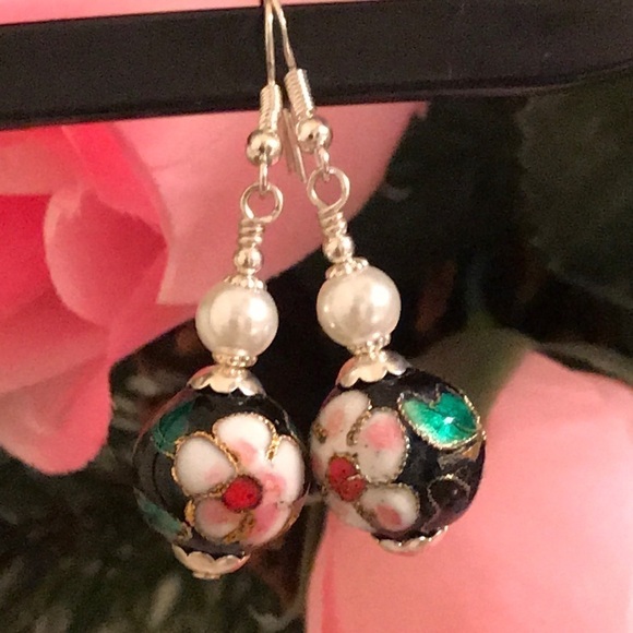 🔥ON SALE🔥3/$30🔥 💖 LA Design💖Handmade Earrings - Picture 4 of 6